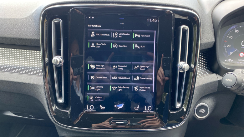 Volvo Xc40 2.0 B4P R DESIGN Pro 5dr Auto Petrol Estate